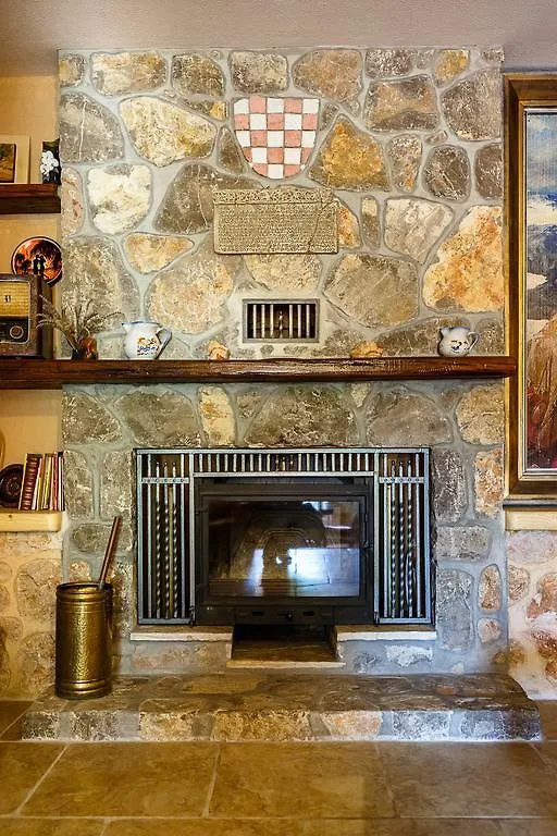 Villa Ljuba Županje
