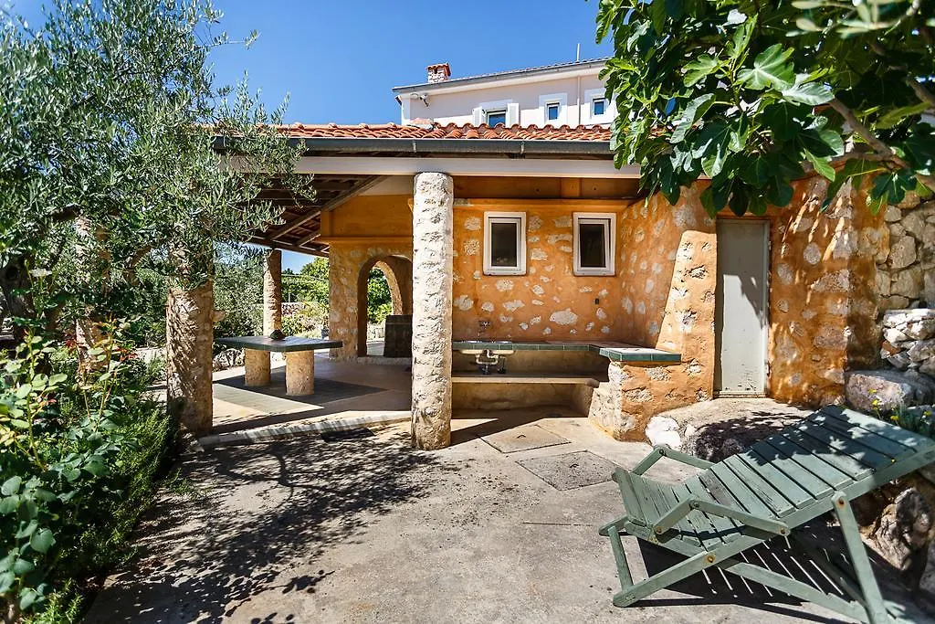 Villa Ljuba Županje 0*,