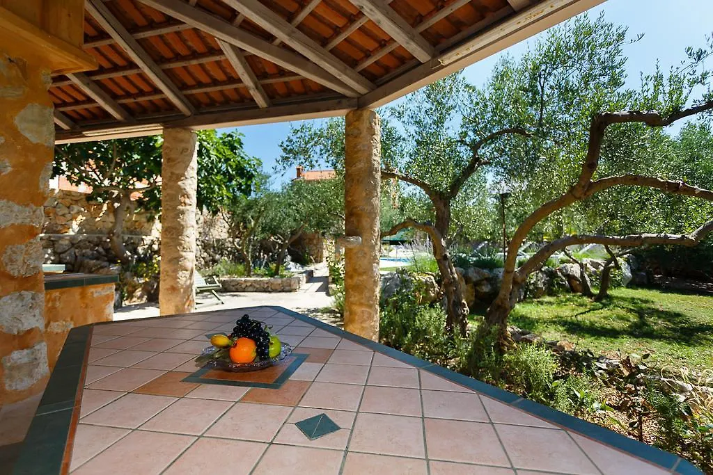 Villa Ljuba Županje Horvátország